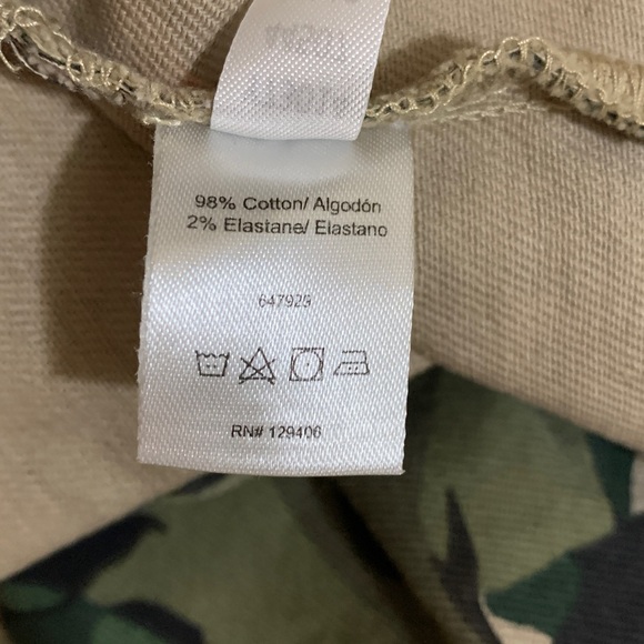 VENUS Green Camouflage Utility Jean Jacket - Picture 7 of 8